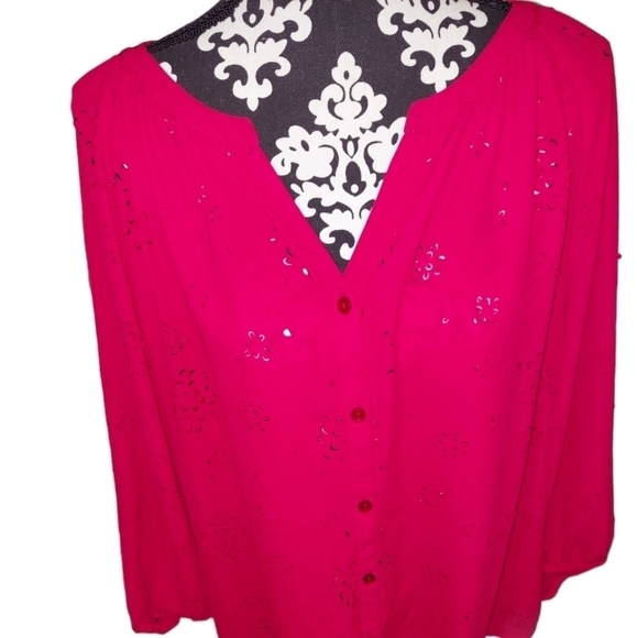 Hannah Perforated Cut Out Floral Red Button Down Blouse Size - Picture 1 of 7